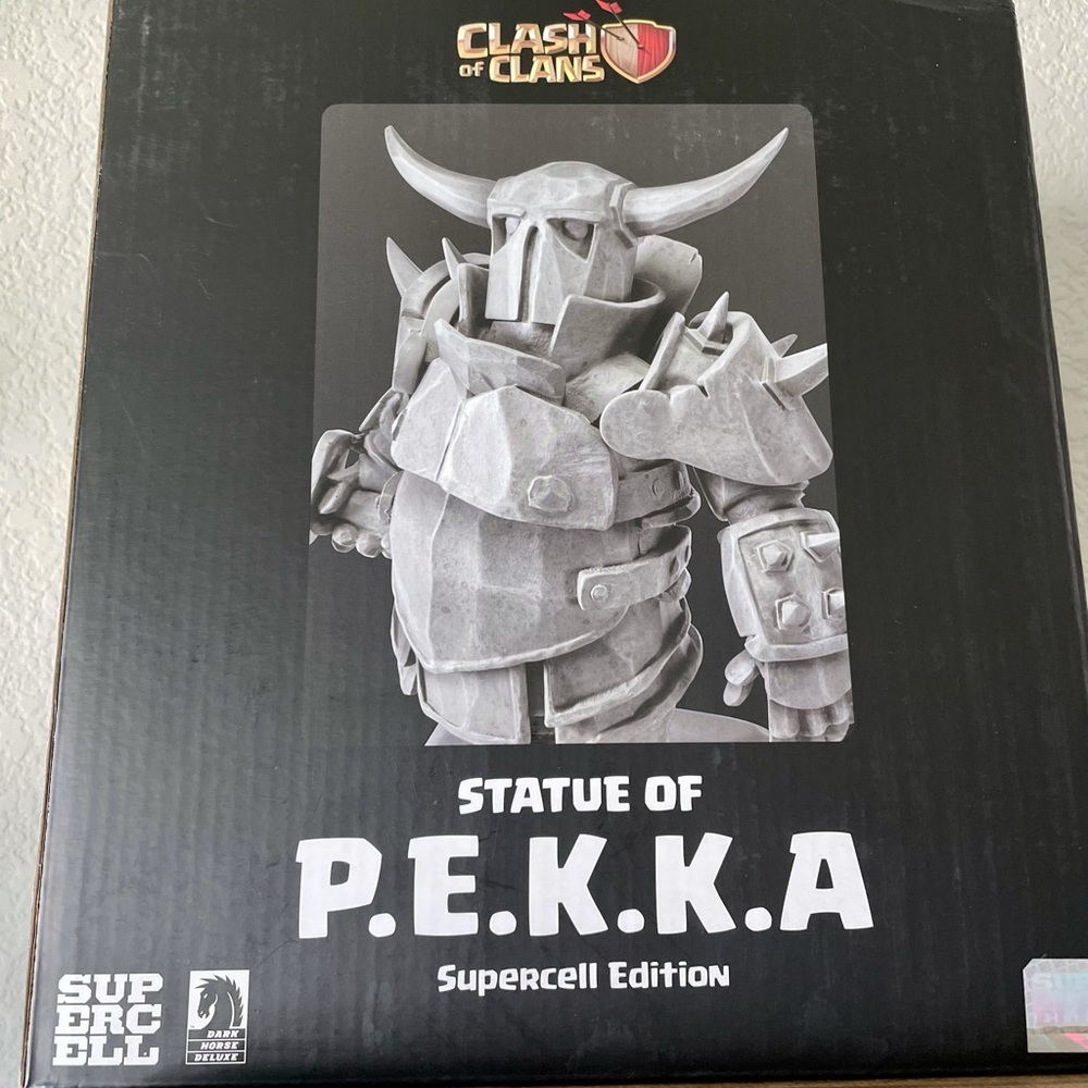 RARE Authentic, Employee only gift - Supercell PEKKA statue in silver